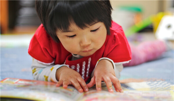 girl reading a book 