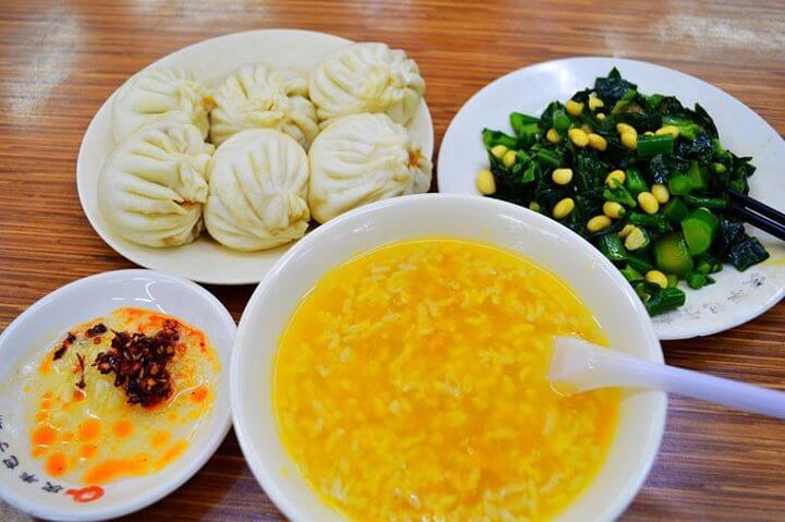 A typical meal served at Qingfeng
